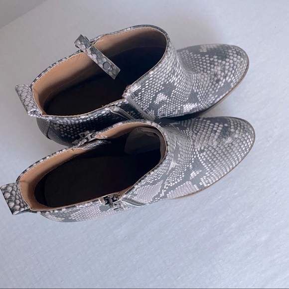 Faux Leather Double Zip Gray Snakeskin Bootie - Picture 4 of 8